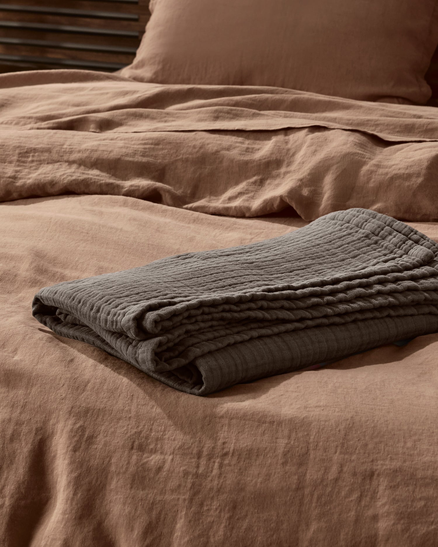 Cloud Linen Gauze Throw (Warm Grey)