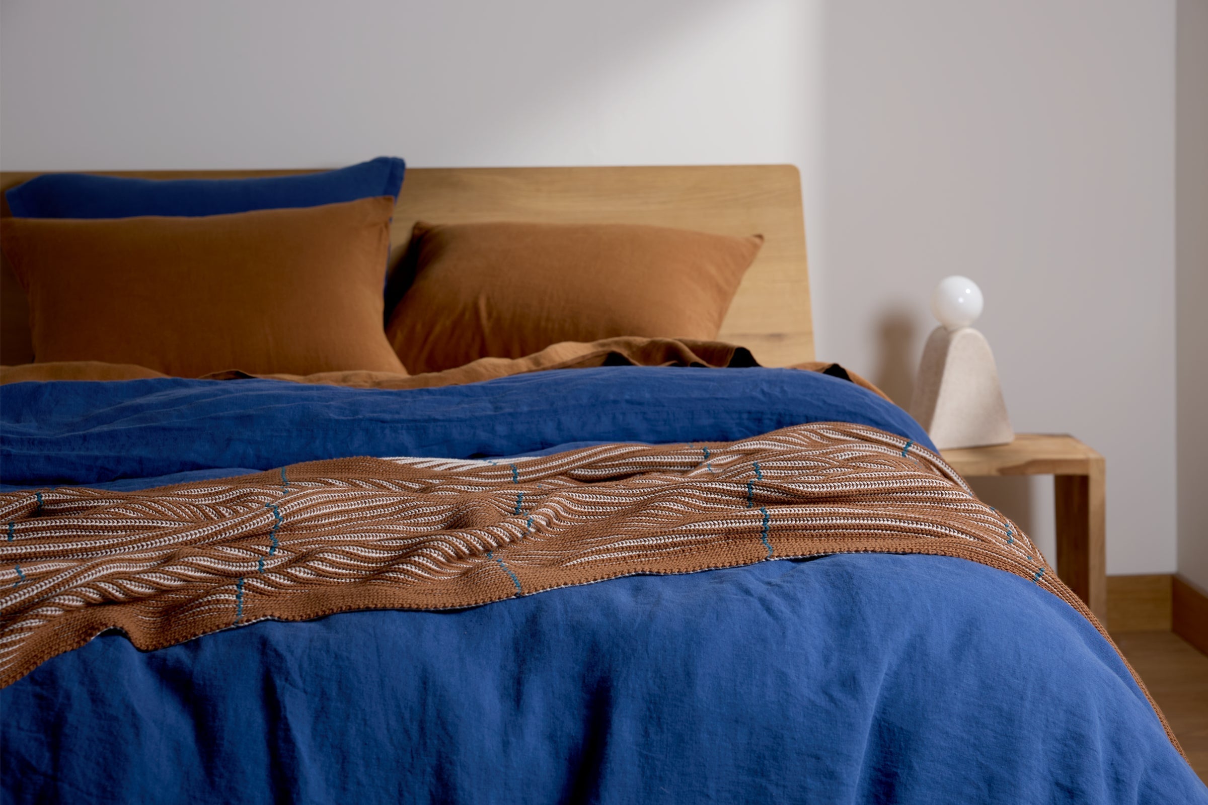 Organic Two Tone Rib Knit Throw (Bone and Tobacco)